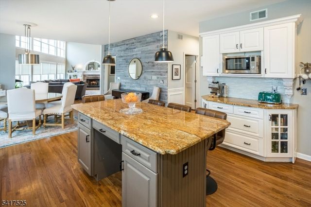 6 MacDougall Ct, Chester Boro, NJ 07930