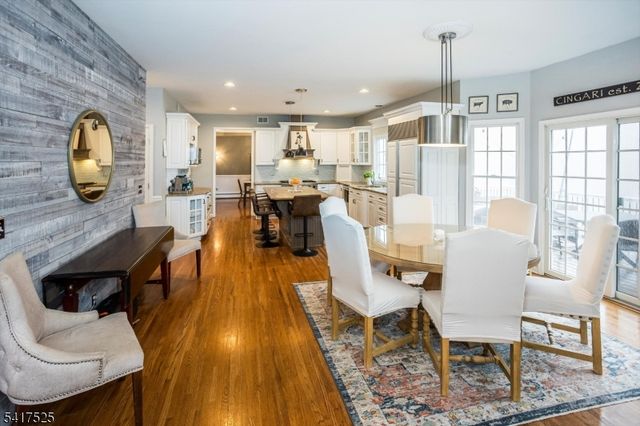 6 MacDougall Ct, Chester Boro, NJ 07930