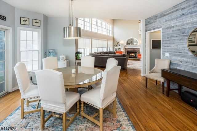 6 MacDougall Ct, Chester Boro, NJ 07930