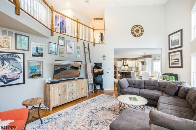 6 MacDougall Ct, Chester Boro, NJ 07930