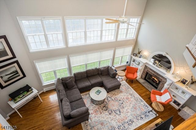 6 MacDougall Ct, Chester Boro, NJ 07930