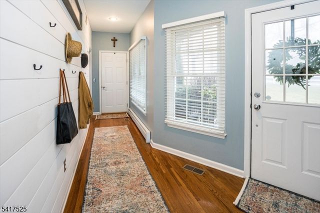 6 MacDougall Ct, Chester Boro, NJ 07930