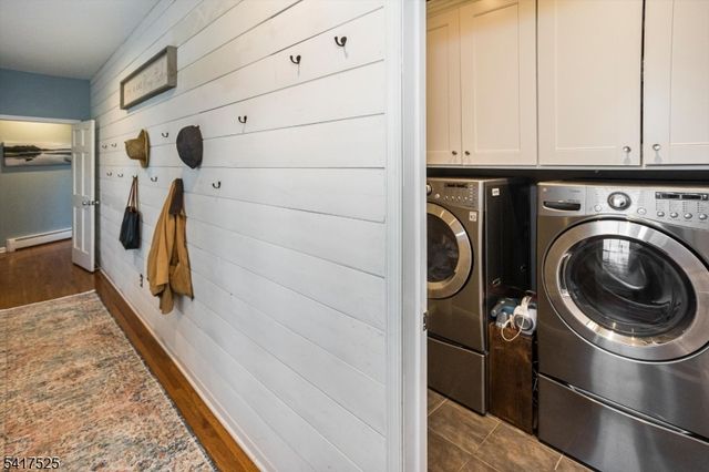 6 MacDougall Ct, Chester Boro, NJ 07930