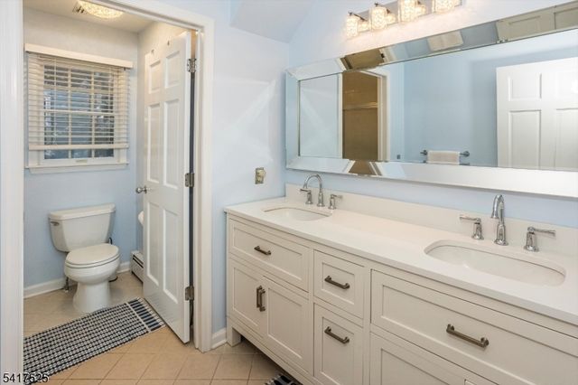 6 MacDougall Ct, Chester Boro, NJ 07930