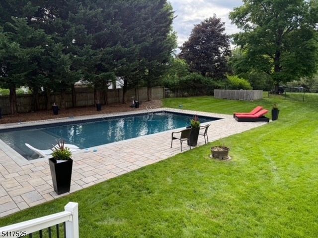 6 MacDougall Ct, Chester Boro, NJ 07930