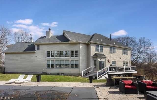 6 MacDougall Ct, Chester Boro, NJ 07930