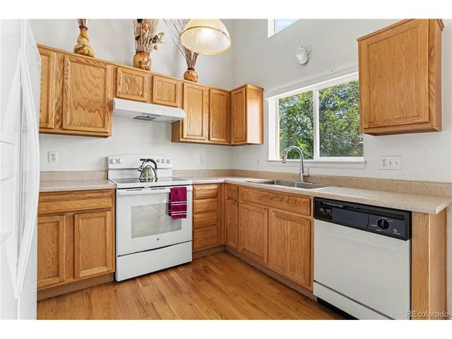 22398 E Oxford Dr, Aurora, CO 80018