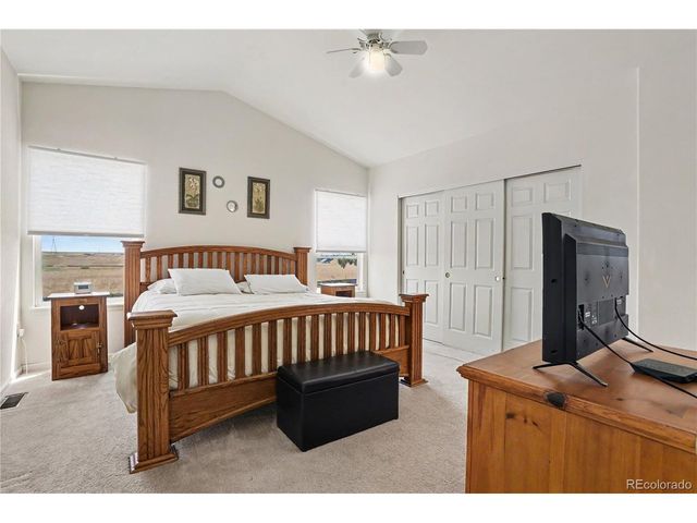 22398 E Oxford Dr, Aurora, CO 80018