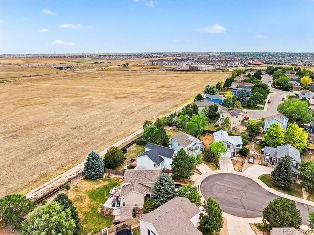 22398 E Oxford Dr, Aurora, CO 80018