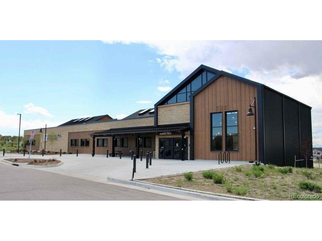 22398 E Oxford Dr, Aurora, CO 80018