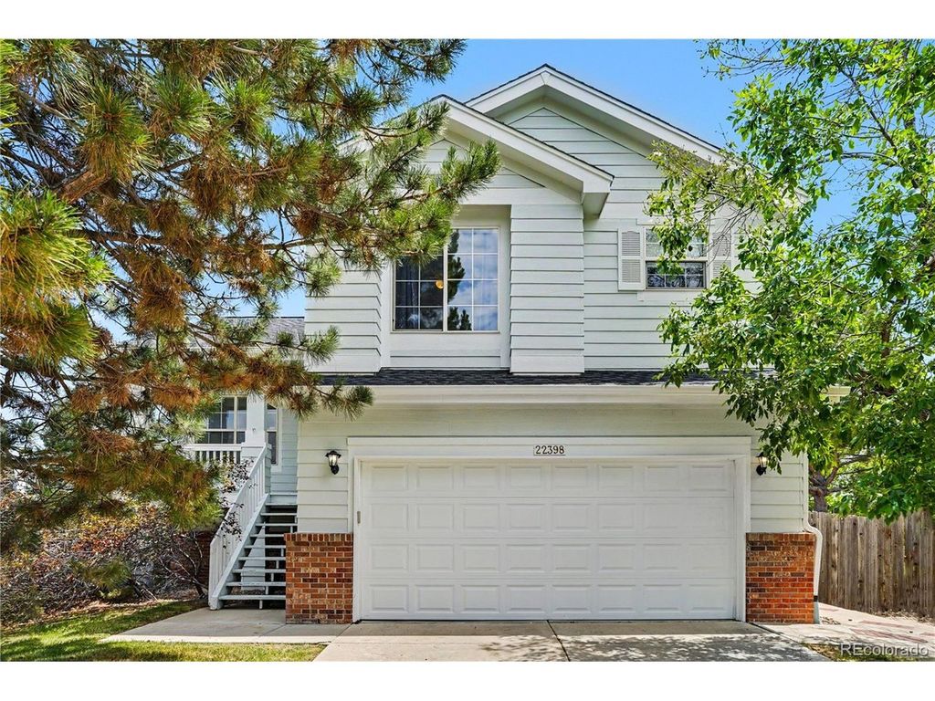 22398 E Oxford Dr, Aurora, CO 80018