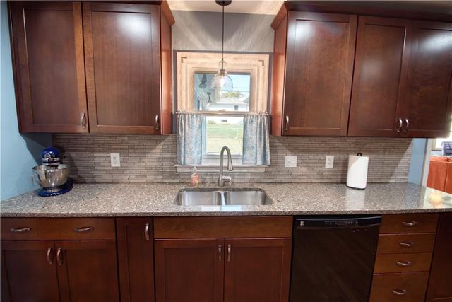 1100 W 96th Terrace, Kansas City, MO 64114