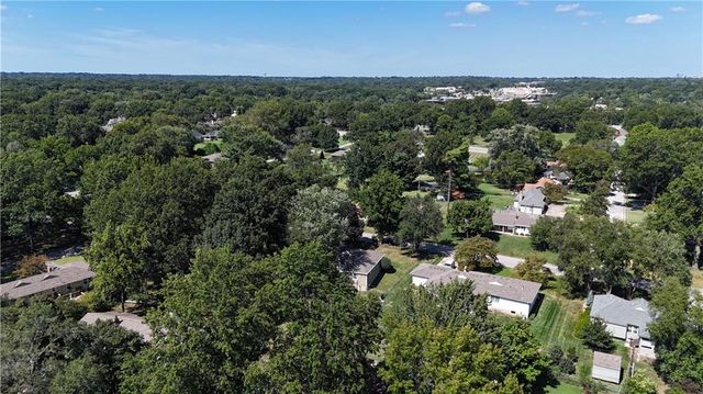 1100 W 96th Terrace, Kansas City, MO 64114