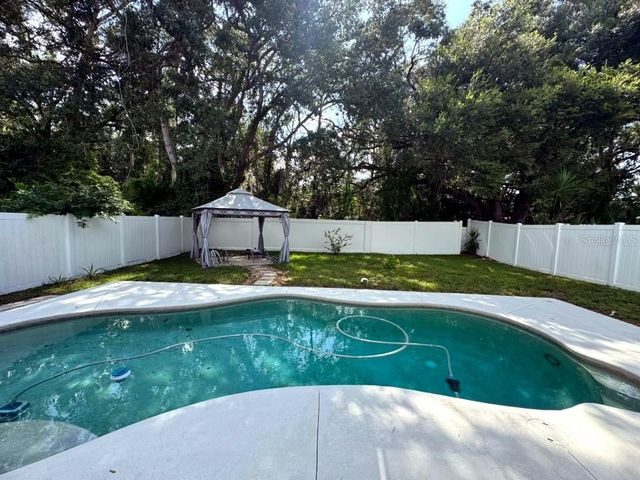 16013 STAGS LEAP DRIVE, Lutz, FL 33559