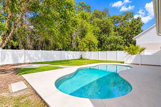 16013 STAGS LEAP DRIVE, Lutz, FL 33559