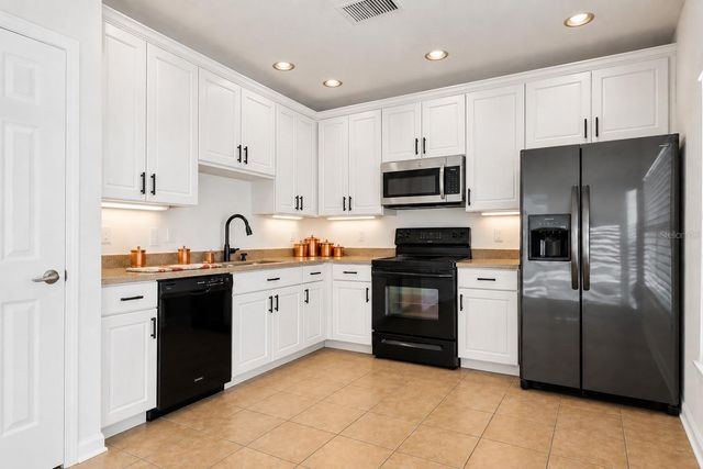 16013 STAGS LEAP DRIVE, Lutz, FL 33559