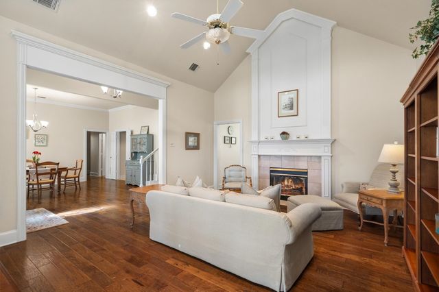 405 Leigh Court, Highland Village, TX 75077