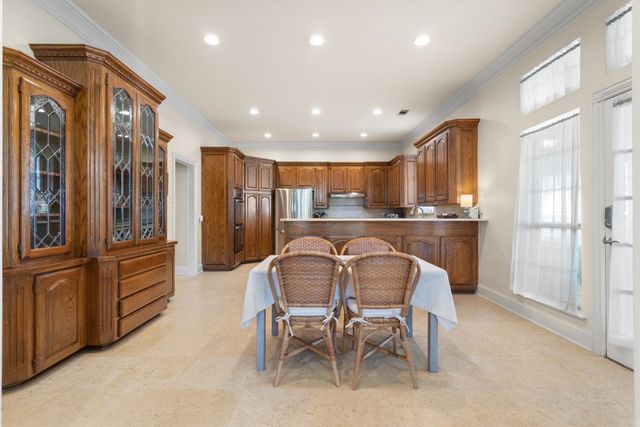 405 Leigh Court, Highland Village, TX 75077