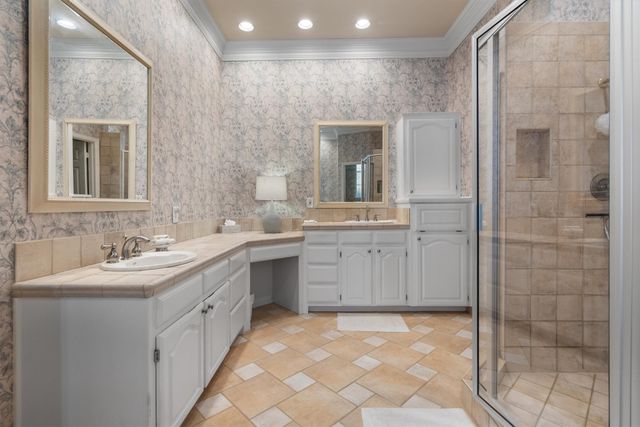 405 Leigh Court, Highland Village, TX 75077