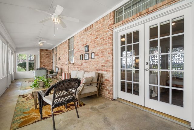 405 Leigh Court, Highland Village, TX 75077