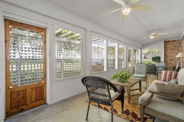 405 Leigh Court, Highland Village, TX 75077