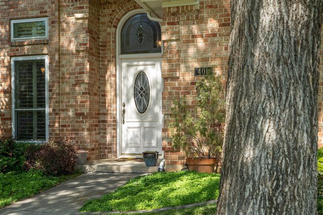 405 Leigh Court, Highland Village, TX 75077