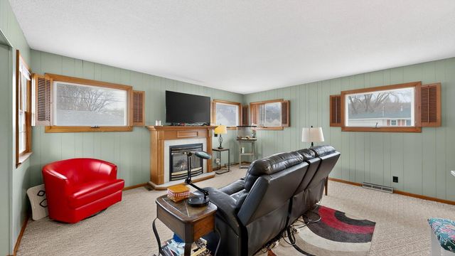 1413 10th Avenue NE, Rochester, MN 55906