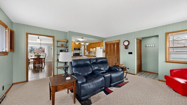 1413 10th Avenue NE, Rochester, MN 55906