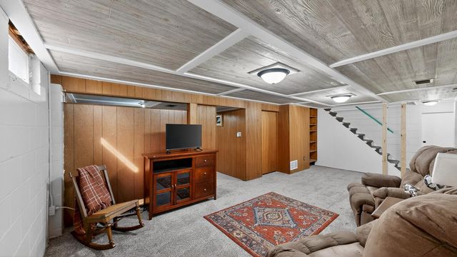 1413 10th Avenue NE, Rochester, MN 55906