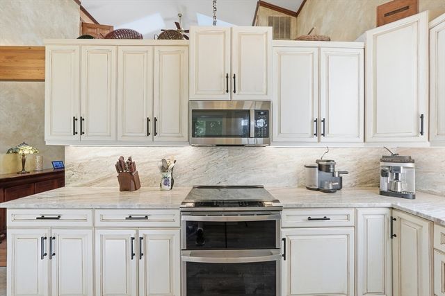 41 Apple Rd, Brimfield, MA 01010