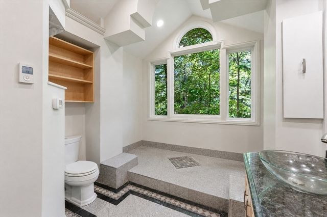 41 Apple Rd, Brimfield, MA 01010
