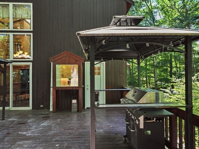 41 Apple Rd, Brimfield, MA 01010