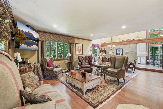 41 Apple Rd, Brimfield, MA 01010