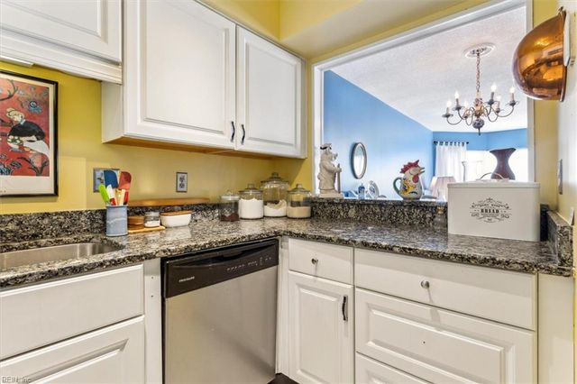 7505 River Rd Apt 7F, Newport News, VA 23607