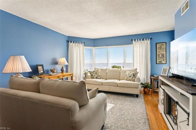 7505 River Rd Apt 7F, Newport News, VA 23607