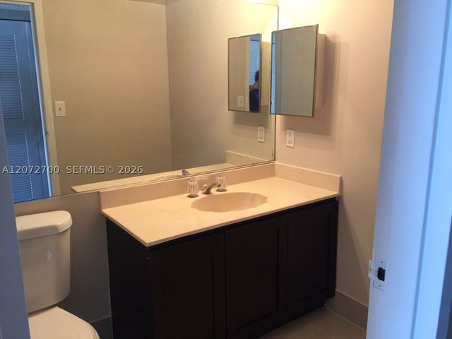 7601 E TREASURE DR 2008, North Bay Village, FL 33141