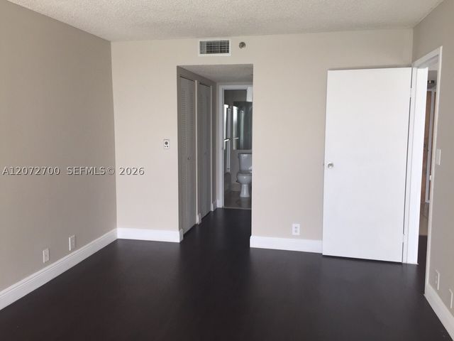 7601 E TREASURE DR 2008, North Bay Village, FL 33141