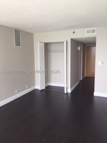 7601 E TREASURE DR 2008, North Bay Village, FL 33141