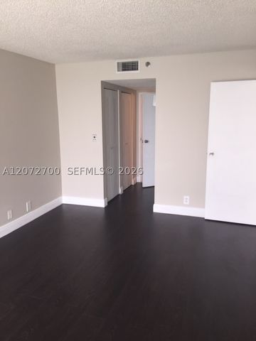 7601 E TREASURE DR 2008, North Bay Village, FL 33141