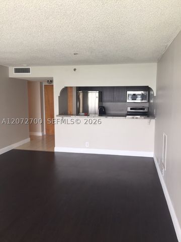7601 E TREASURE DR 2008, North Bay Village, FL 33141