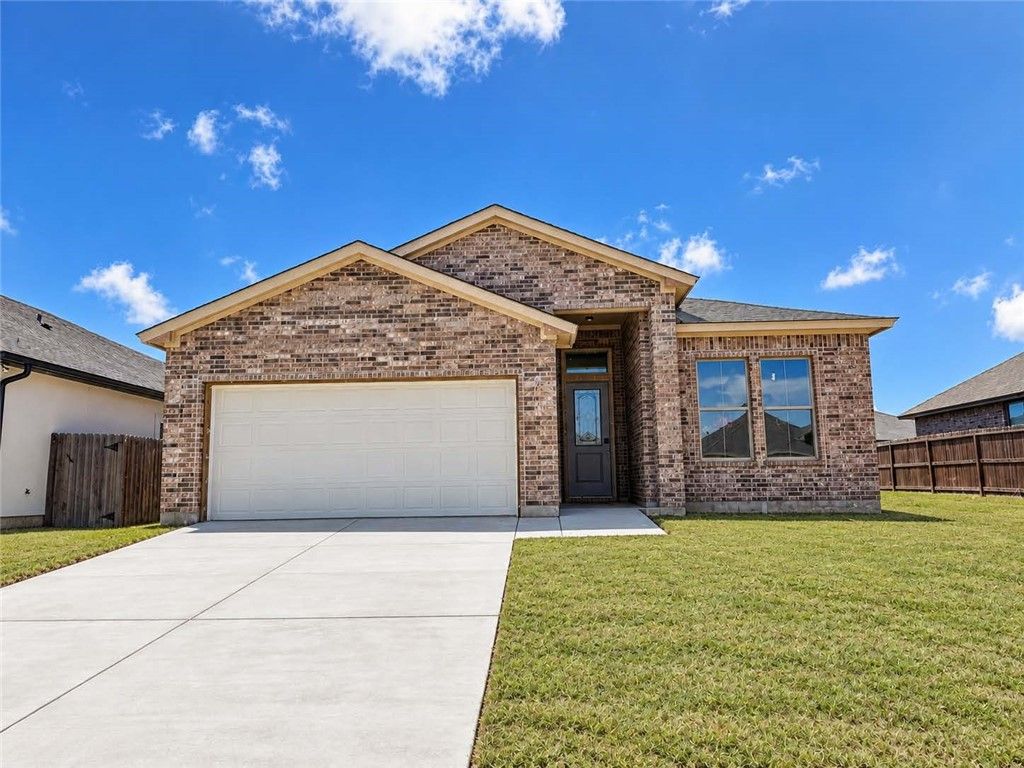 7909 Hulk Dr, Corpus Christi, TX 78414 — exterior