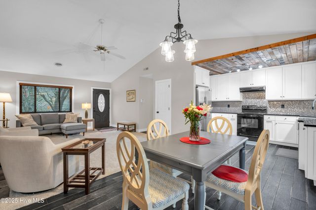 4430 Windtree Road, Wilmington, NC 28412