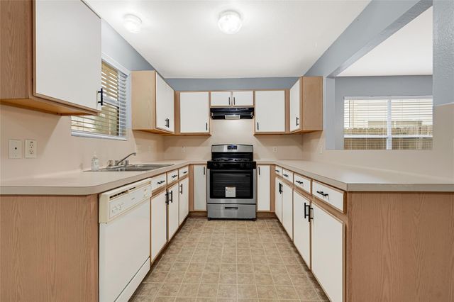 9511 Cantonwood Court, Houston, TX 77044