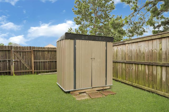 9511 Cantonwood Court, Houston, TX 77044