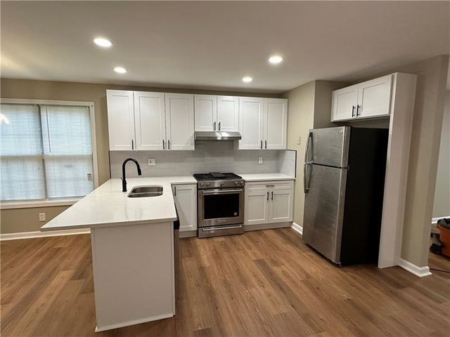 51 Davis Mill Court, Lawrenceville, GA 30044