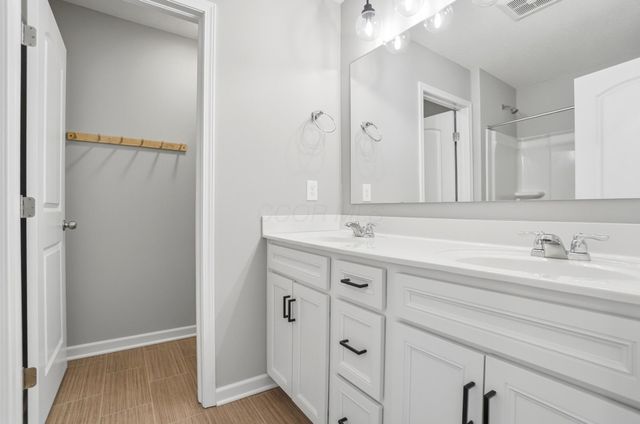 231 Leather Leaf Circle, Sunbury, OH 43074