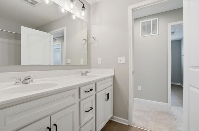 231 Leather Leaf Circle, Sunbury, OH 43074