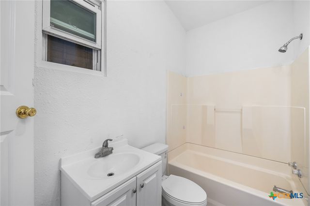 23019 Hilltop Peaks, Elmendorf, TX 78112