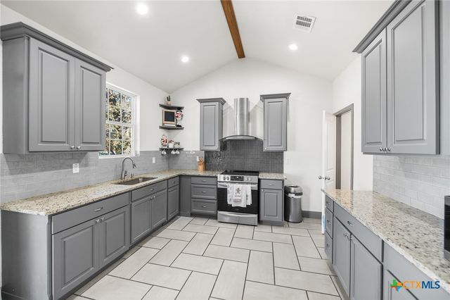 23019 Hilltop Peaks, Elmendorf, TX 78112