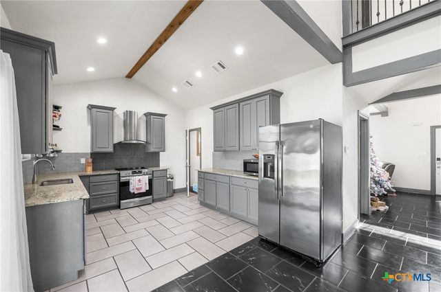 23019 Hilltop Peaks, Elmendorf, TX 78112